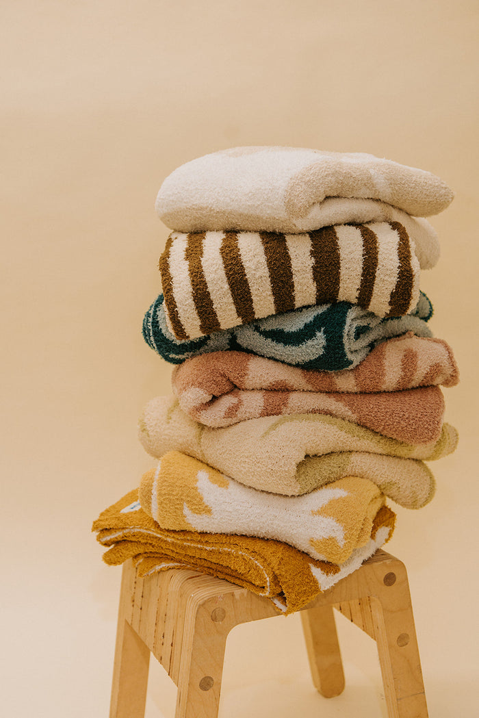 ShellCheck Plush Throw - Sand + Tan
