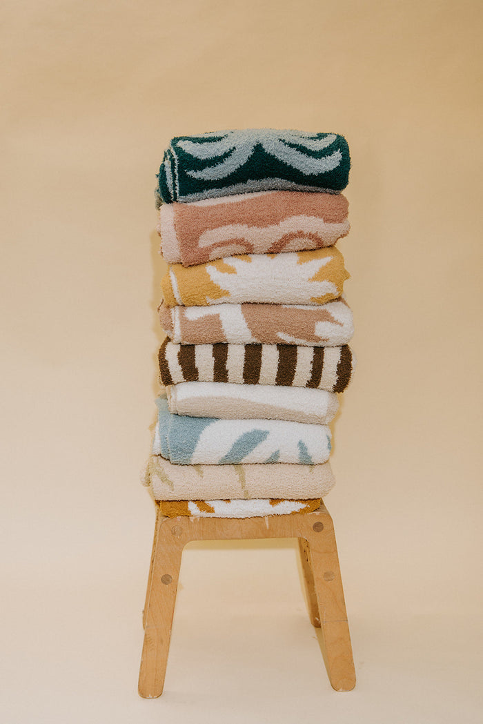ShellCheck Plush Throw - Sand + Tan
